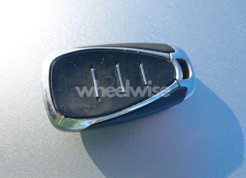 Photo 11 of 2019 Chevrolet Equinox LT (VIN 3GNAXUEV4KS500483)