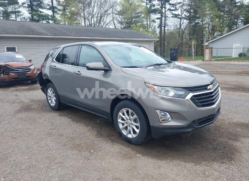2019 Chevrolet Equinox LT (VIN 3GNAXUEV4KS554897) main photo
