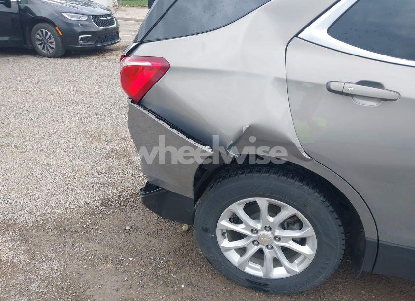 Photo 17 of 2019 Chevrolet Equinox LT (VIN 3GNAXUEV4KS554897)
