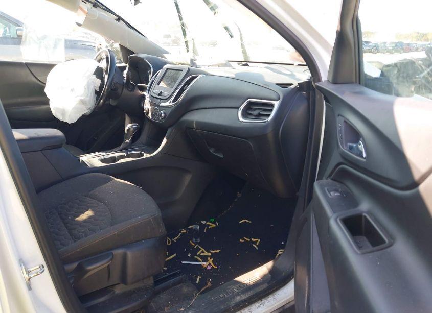 Photo 5 of 2019 Chevrolet Equinox LT (VIN 3GNAXUEV4KS587124)