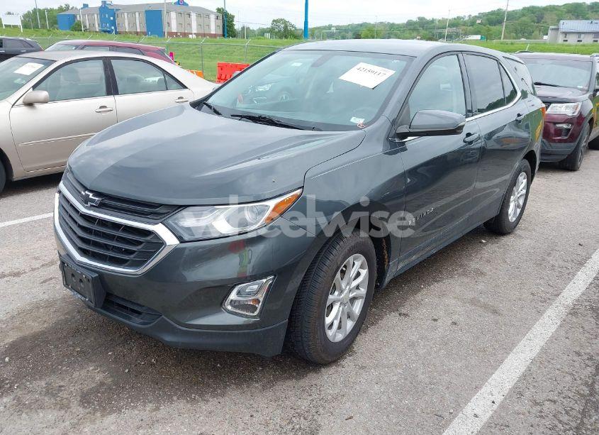 Photo 2 of 2019 Chevrolet Equinox LT (VIN 3GNAXUEV4KS603211)