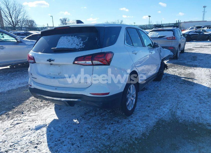 Photo 4 of 2022 Chevrolet Equinox AWD LT (VIN 3GNAXUEV4NL121370)