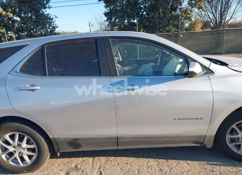 Photo 13 of 2022 Chevrolet Equinox AWD LT (VIN 3GNAXUEV4NL188020)