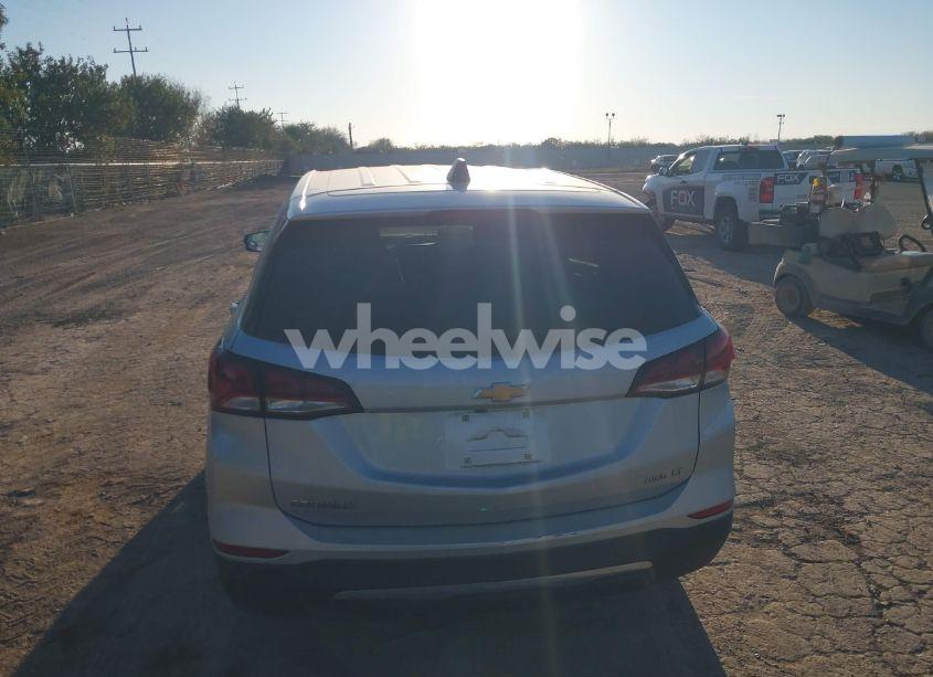 Photo 16 of 2022 Chevrolet Equinox AWD LT (VIN 3GNAXUEV4NL188020)