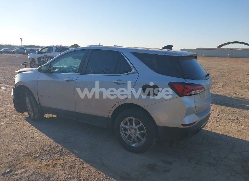 Photo 3 of 2022 Chevrolet Equinox AWD LT (VIN 3GNAXUEV4NL188020)