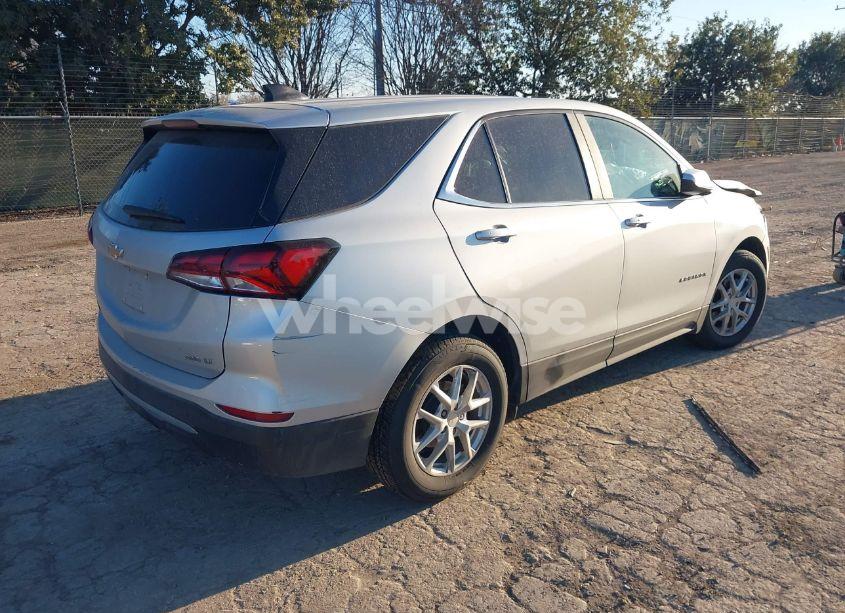 Photo 4 of 2022 Chevrolet Equinox AWD LT (VIN 3GNAXUEV4NL188020)
