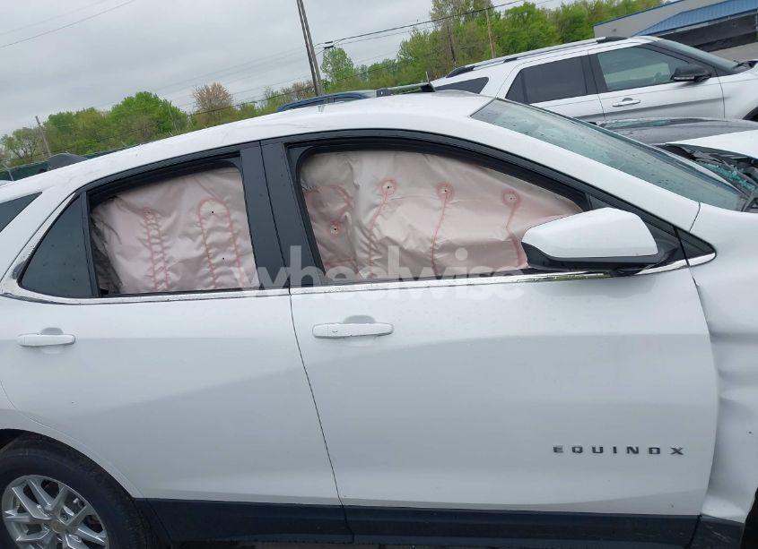 Photo 13 of 2022 Chevrolet Equinox AWD LT (VIN 3GNAXUEV4NL238687)