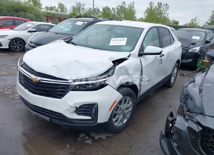 Photo 2 of 2022 Chevrolet Equinox AWD LT (VIN 3GNAXUEV4NL238687)