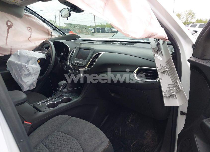 Photo 5 of 2022 Chevrolet Equinox AWD LT (VIN 3GNAXUEV4NL238687)