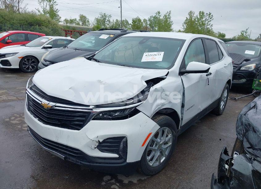 Photo 6 of 2022 Chevrolet Equinox AWD LT (VIN 3GNAXUEV4NL238687)