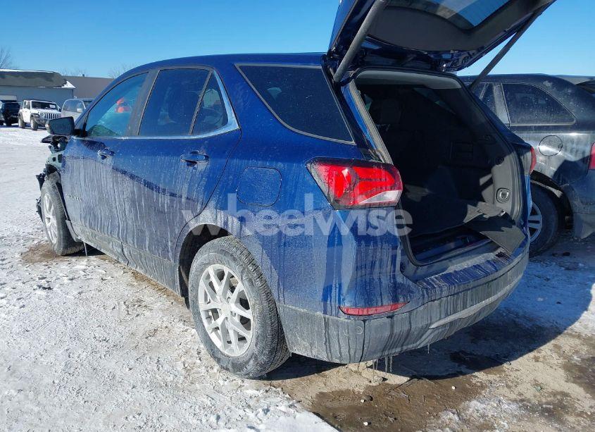 Photo 3 of 2022 Chevrolet Equinox AWD LT (VIN 3GNAXUEV4NL238737)