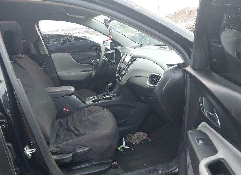 Photo 5 of 2019 Chevrolet Equinox LT (VIN 3GNAXUEV5KL118778)