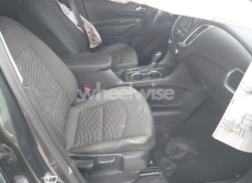 Photo 5 of 2019 Chevrolet Equinox LT (VIN 3GNAXUEV5KS507216)