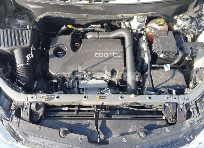 Photo 10 of 2019 Chevrolet Equinox LT (VIN 3GNAXUEV5KS545352)