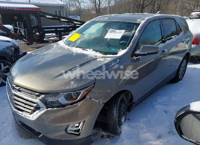 Photo 2 of 2019 Chevrolet Equinox LT (VIN 3GNAXUEV5KS545352)
