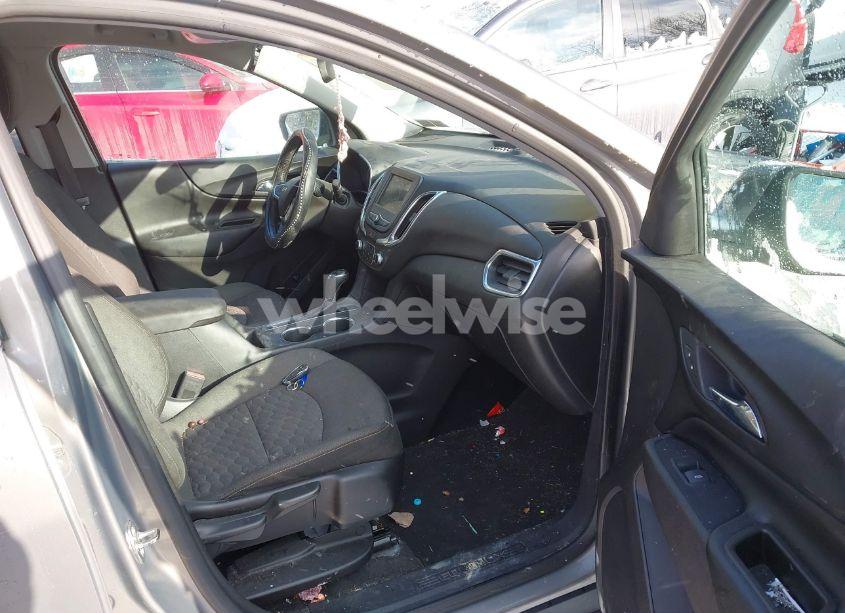 Photo 5 of 2019 Chevrolet Equinox LT (VIN 3GNAXUEV5KS545352)