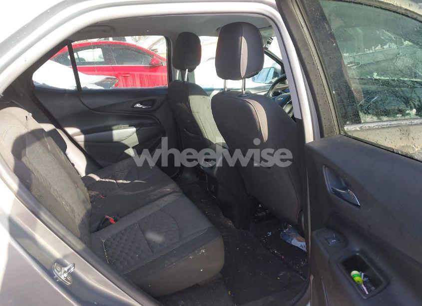 Photo 8 of 2019 Chevrolet Equinox LT (VIN 3GNAXUEV5KS545352)