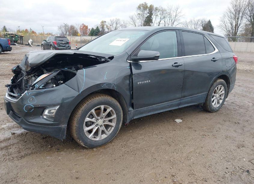 Photo 2 of 2019 Chevrolet Equinox LT (VIN 3GNAXUEV5KS657892)