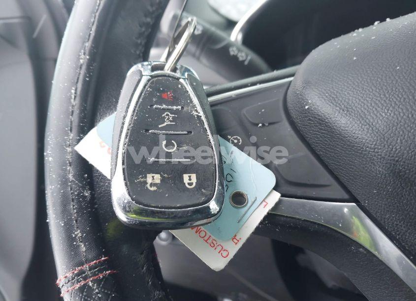 Photo 11 of 2019 Chevrolet Equinox LT (VIN 3GNAXUEV5KS674952)