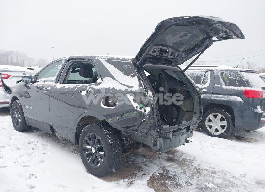 Photo 3 of 2019 Chevrolet Equinox LT (VIN 3GNAXUEV5KS674952)