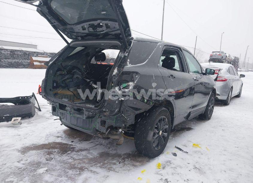 Photo 4 of 2019 Chevrolet Equinox LT (VIN 3GNAXUEV5KS674952)