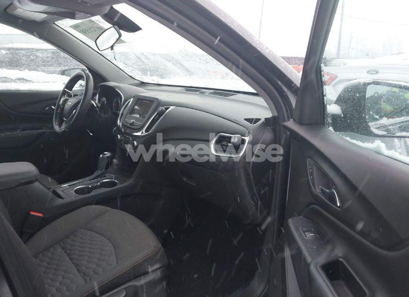 Photo 5 of 2019 Chevrolet Equinox LT (VIN 3GNAXUEV5KS674952)