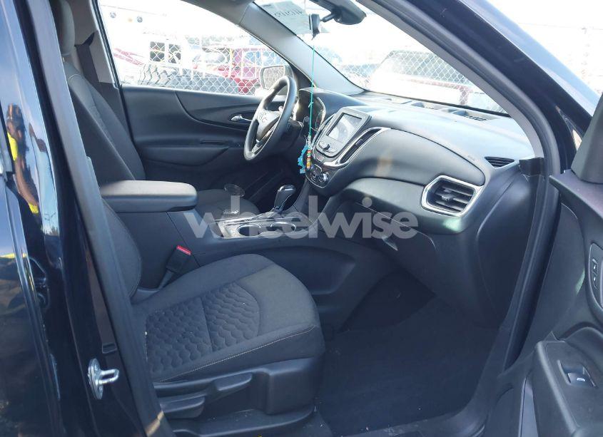 Photo 5 of 2021 Chevrolet Equinox AWD LT (VIN 3GNAXUEV5MS105716)