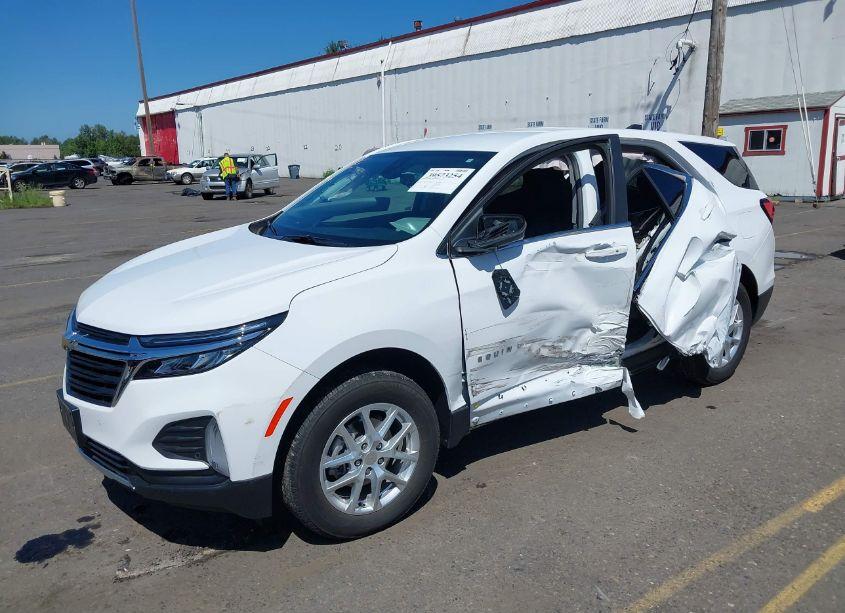 Photo 2 of 2022 Chevrolet Equinox AWD LT (VIN 3GNAXUEV5NL227195)