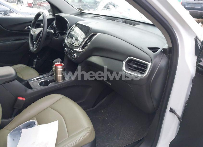 Photo 5 of 2022 Chevrolet Equinox AWD LT (VIN 3GNAXUEV5NL313316)