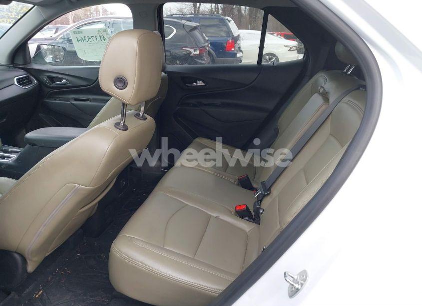 Photo 8 of 2022 Chevrolet Equinox AWD LT (VIN 3GNAXUEV5NL313316)