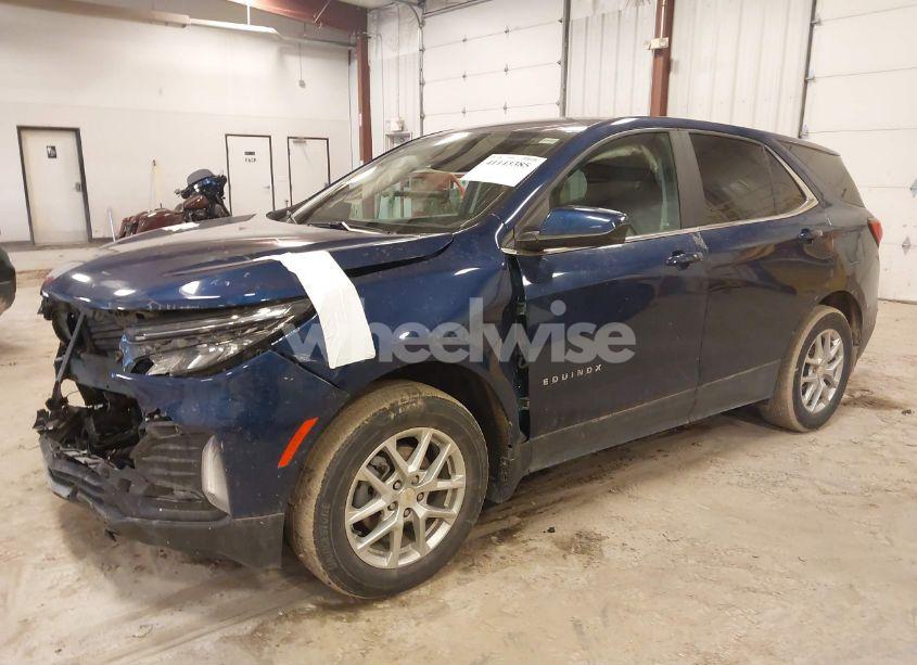 Photo 2 of 2022 Chevrolet Equinox AWD LT (VIN 3GNAXUEV5NS214744)
