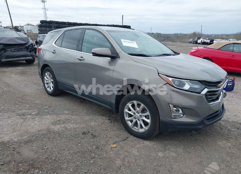 2019 Chevrolet Equinox LT (VIN 3GNAXUEV6KS562774) main photo