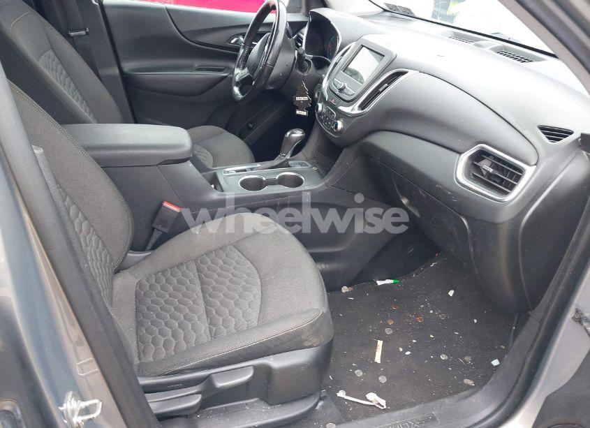 Photo 5 of 2019 Chevrolet Equinox LT (VIN 3GNAXUEV6KS562774)