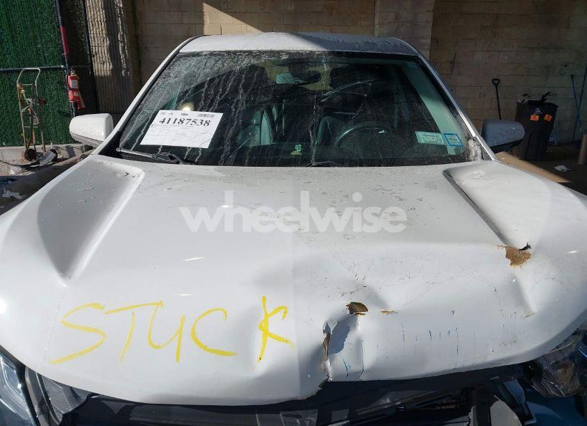 Photo 10 of 2019 Chevrolet Equinox LT (VIN 3GNAXUEV6KS616333)