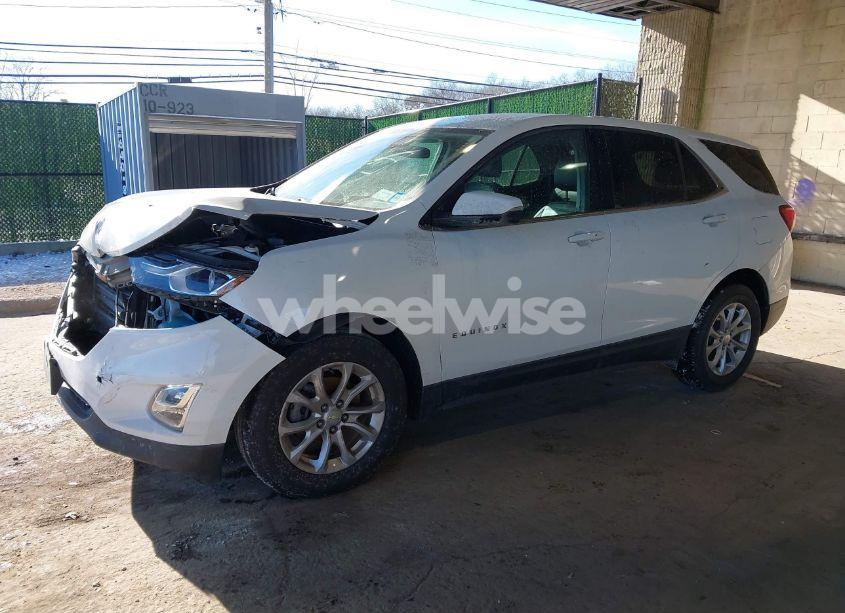Photo 2 of 2019 Chevrolet Equinox LT (VIN 3GNAXUEV6KS616333)