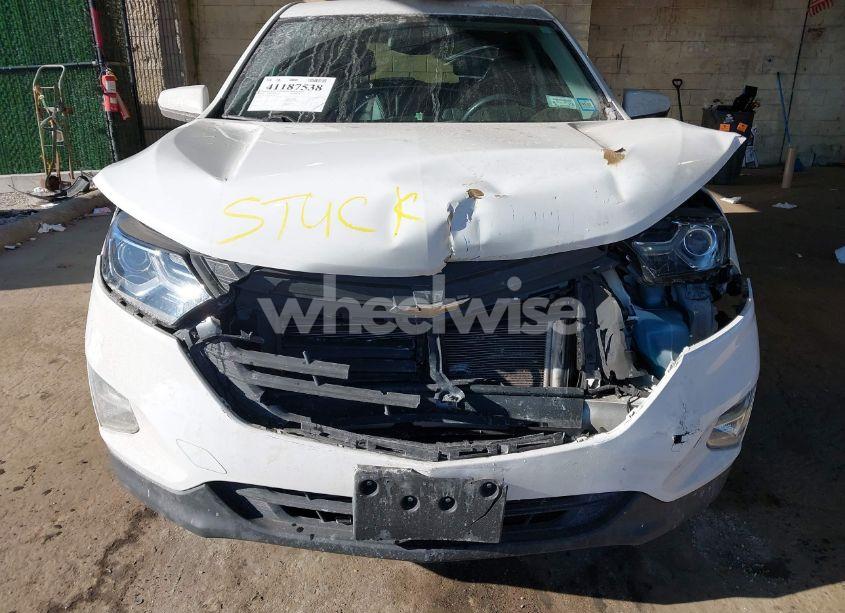 Photo 6 of 2019 Chevrolet Equinox LT (VIN 3GNAXUEV6KS616333)