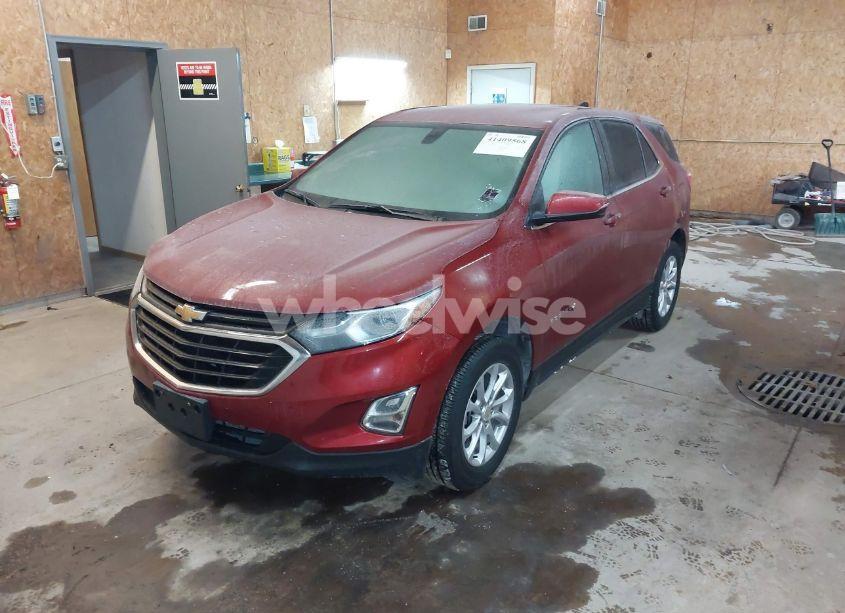 Photo 2 of 2019 Chevrolet Equinox LT (VIN 3GNAXUEV6KS675351)