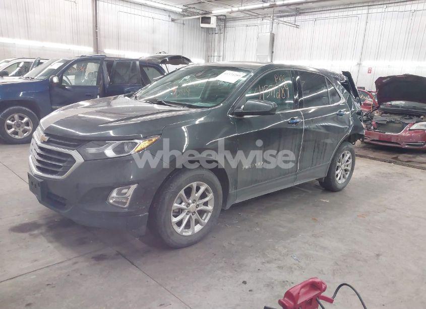 Photo 2 of 2020 Chevrolet Equinox AWD LT 1.5L TURBO (VIN 3GNAXUEV6LS585621)