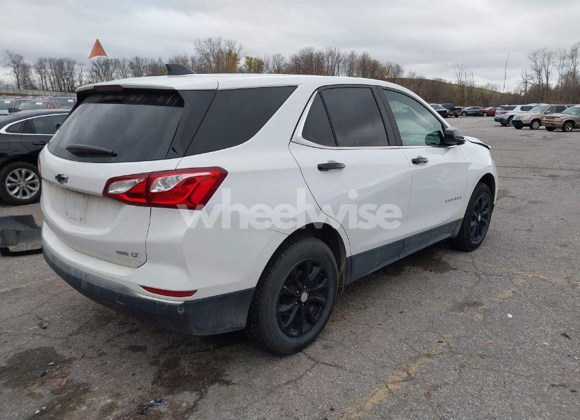 Photo 4 of 2021 Chevrolet Equinox AWD LT (VIN 3GNAXUEV6ML348333)