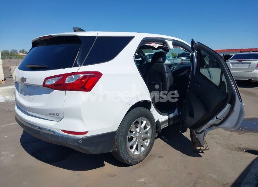Photo 4 of 2021 Chevrolet Equinox AWD LT (VIN 3GNAXUEV6ML355881)