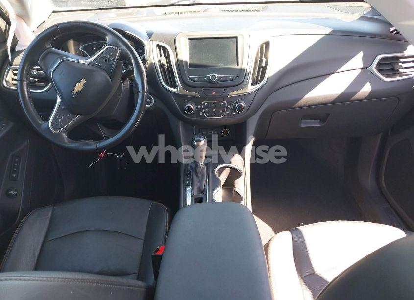 Photo 5 of 2021 Chevrolet Equinox AWD LT (VIN 3GNAXUEV6ML355881)