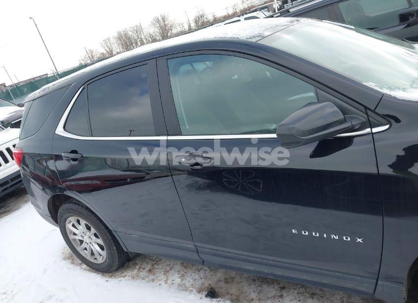 Photo 13 of 2021 Chevrolet Equinox AWD LT (VIN 3GNAXUEV6ML385575)