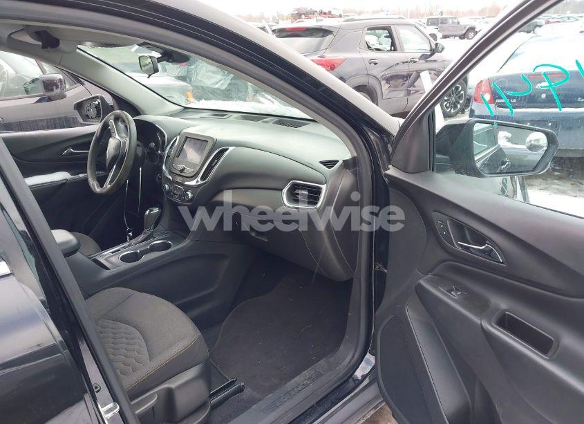 Photo 5 of 2021 Chevrolet Equinox AWD LT (VIN 3GNAXUEV6ML385575)