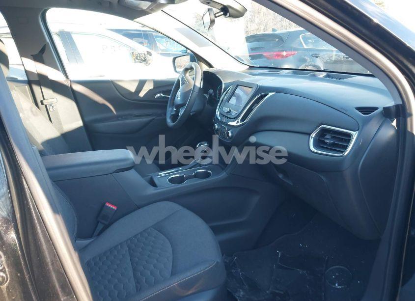 Photo 5 of 2021 Chevrolet Equinox AWD LT (VIN 3GNAXUEV6ML396527)