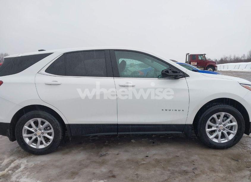 Photo 13 of 2021 Chevrolet Equinox AWD LT (VIN 3GNAXUEV6MS151605)
