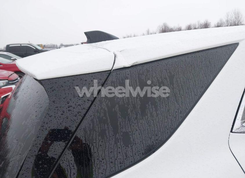 Photo 6 of 2021 Chevrolet Equinox AWD LT (VIN 3GNAXUEV6MS151605)
