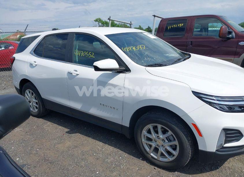 Photo 13 of 2022 Chevrolet Equinox AWD LT (VIN 3GNAXUEV6NL170778)