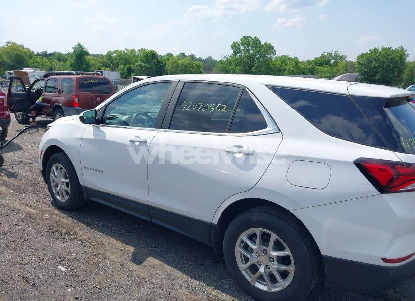 Photo 14 of 2022 Chevrolet Equinox AWD LT (VIN 3GNAXUEV6NL170778)