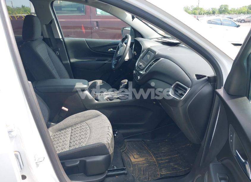 Photo 5 of 2022 Chevrolet Equinox AWD LT (VIN 3GNAXUEV6NL170778)