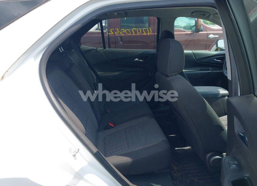 Photo 8 of 2022 Chevrolet Equinox AWD LT (VIN 3GNAXUEV6NL170778)